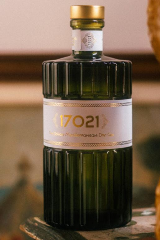 GIN 17021 FEMMINA 700ml